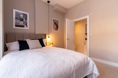 undefined, *INCLUSIVE OF ALL BILLS & COMMUNAL CLEANER * ROOM 1, CHESTNUT GROVE, GEDLING