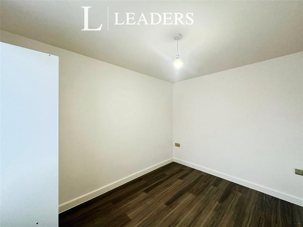 Second Bedroom (2)