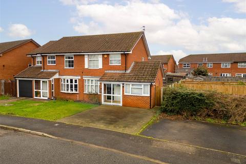 4 bedroom semi-detached house for sale, Edward Close, Aylesbury HP21