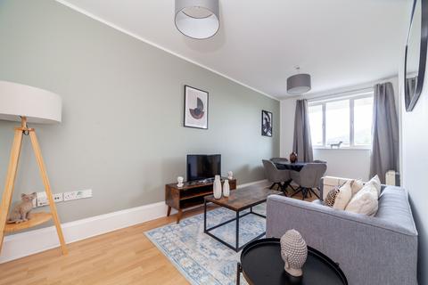 1 bedroom flat to rent, Holly Street, London E8