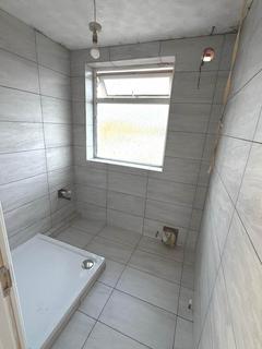 4 bedroom semi-detached house to rent, Myrtle Road, East Bedfont
