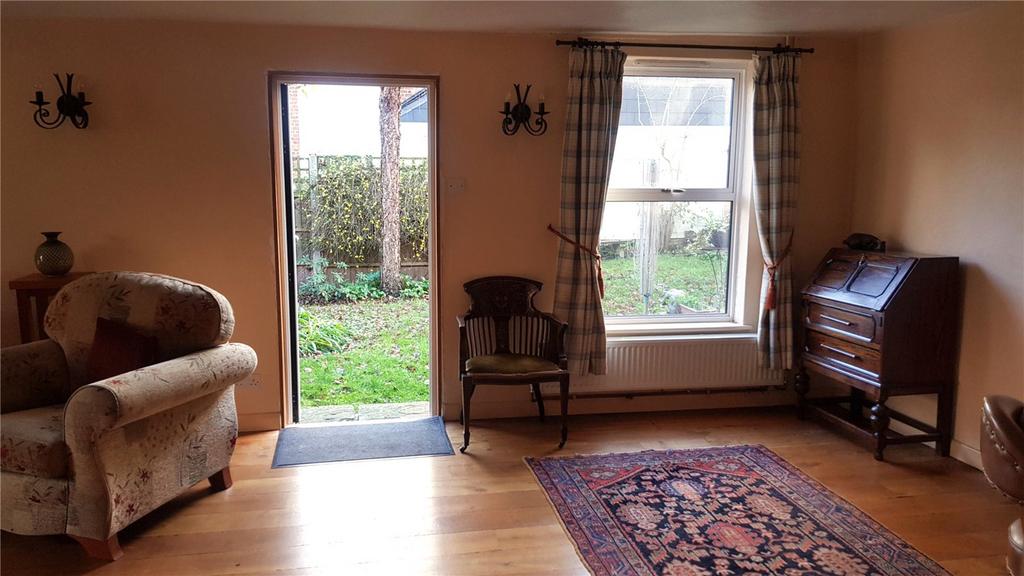 Living Room/Garden