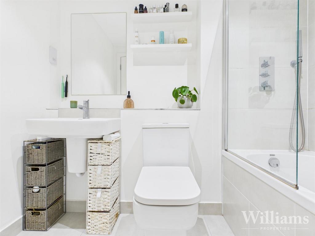 CAM02861 G0-PR0539-STILL009.jpg