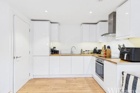 2 bedroom flat for sale, Oxford Road, Aylesbury HP19
