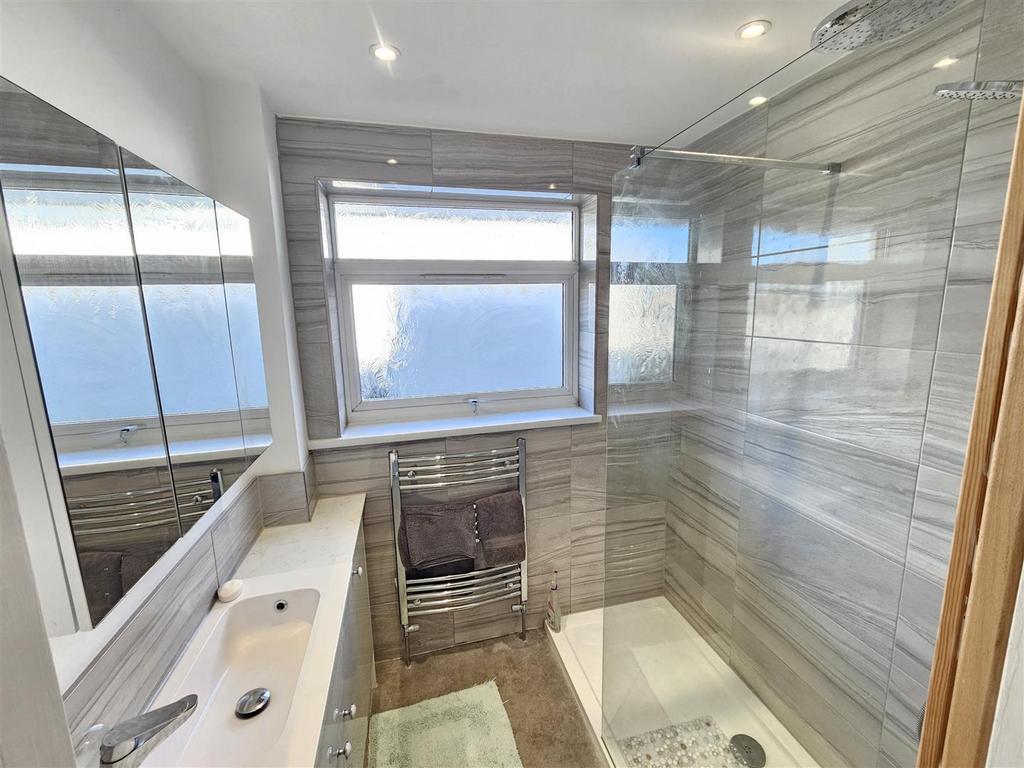 Shower Room.jpg