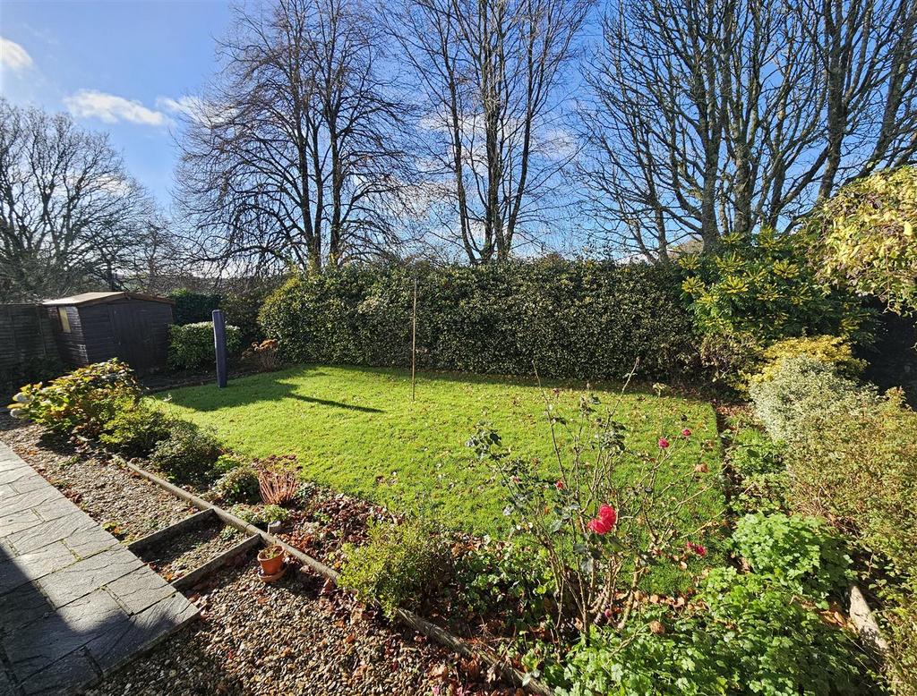 Gardens to Rear.jpg
