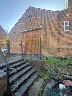 Shop to rent - Morehall Avenue, Cheriton, CT19