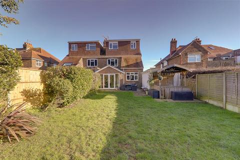 4 bedroom semi-detached house for sale, Evelyn Road, Worthing