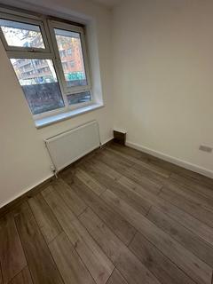 2 bedroom flat to rent, Shakspeare Walk, London