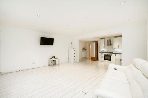 undefined, Kilburn Park Road, London NW6