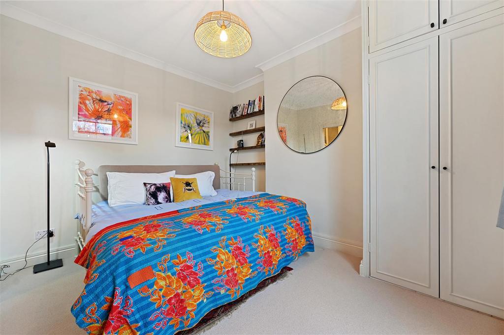 Bradmore Park Road - Bedroom B3 (1).JPG