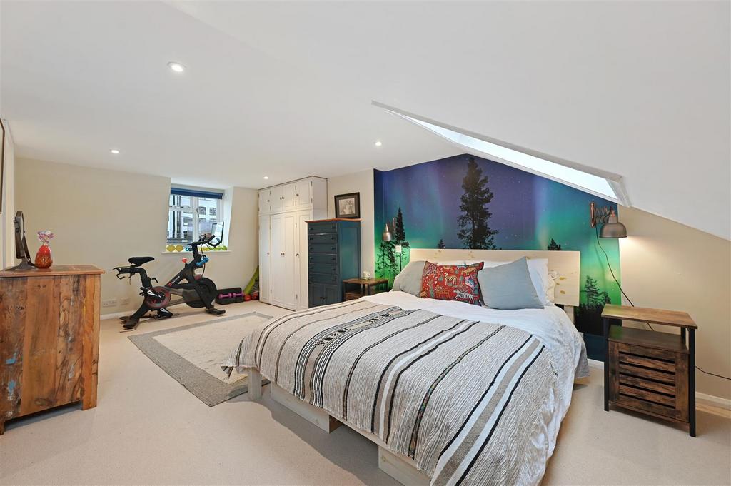 Bradmore Park Road - Bedroom F3 (1).JPG