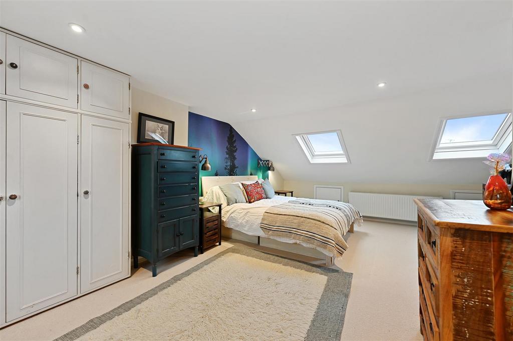 Bradmore Park Road - Bedroom G3 (1).JPG
