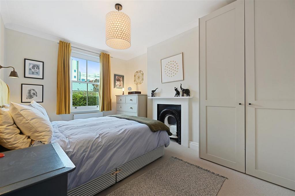 Bradmore Park Road - Bedroom D3 (1).JPG