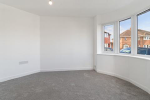 3 bedroom semi-detached house to rent, Worcester WR2