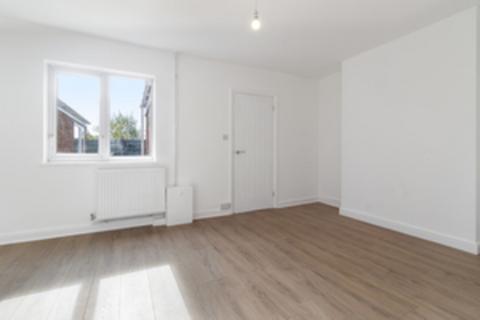 3 bedroom semi-detached house to rent, Worcester WR2