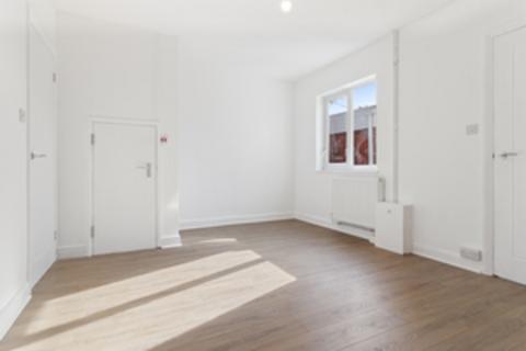 3 bedroom semi-detached house to rent, Worcester WR2