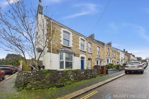 4 bed terraced house for rent in Truro