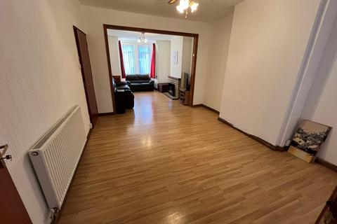 2 bedroom terraced house to rent, Seymour Road, Linden , Gloucester