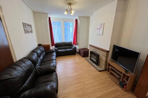 2 bedroom terraced house to rent, Seymour Road, Linden , Gloucester