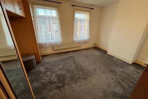 2 bedroom terraced house to rent, Seymour Road, Linden , Gloucester