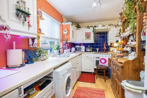 2 bedroom semi-detached house for sale, Horsehill, Horley RH6