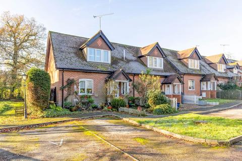 2 bedroom semi-detached house for sale, Horsehill, Horley RH6