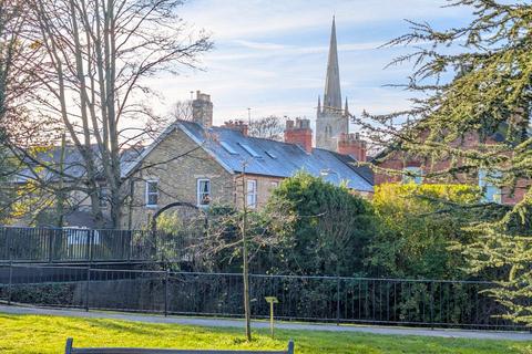 5 bedroom end of terrace house for sale, Redcross Street, Grantham