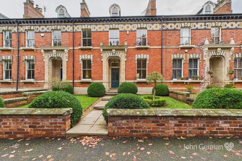 6 bedroom terraced house for sale, Lawn Road, Stafford