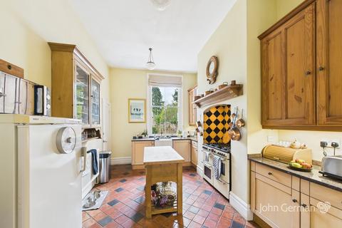6 bedroom terraced house for sale, Lawn Road, Stafford