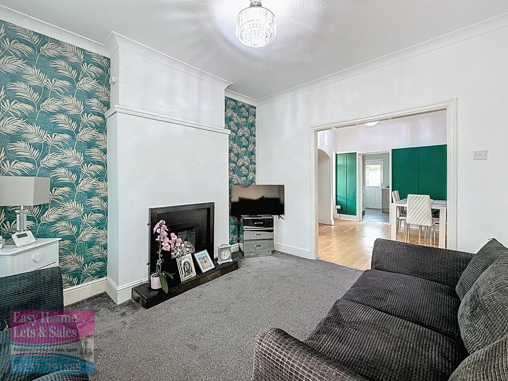 Living Room/Dining Room