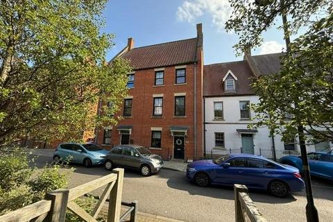 5 bedroom townhouse for sale, Clickers Drive, Northampton NN5