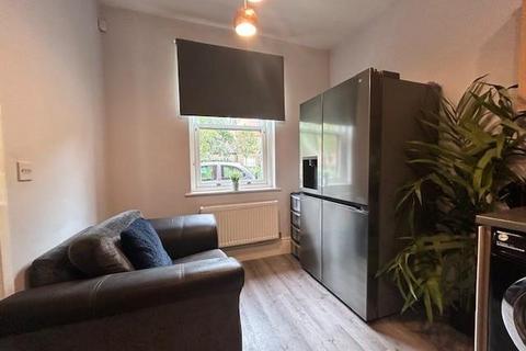 5 bedroom townhouse for sale, Clickers Drive, Northampton NN5