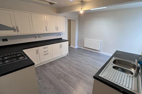 3 bedroom terraced house to rent, Bwlch Road, Loughor, Swansea