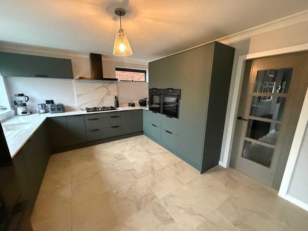 Kitchen Main