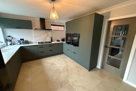 undefined, Poplar Crescent , Bourne