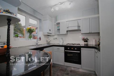 undefined, Yarrow Close, Hamilton, Leicester