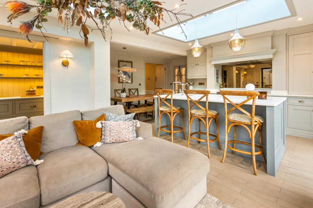 Living/Kitchen