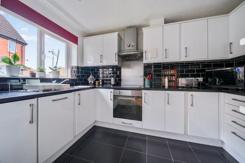 undefined, Bitterne Drive, Surrey GU21