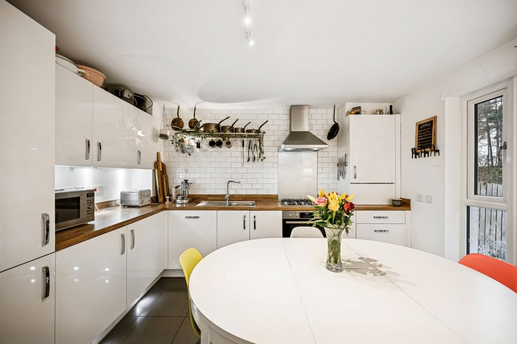 Kitchen/ Dining