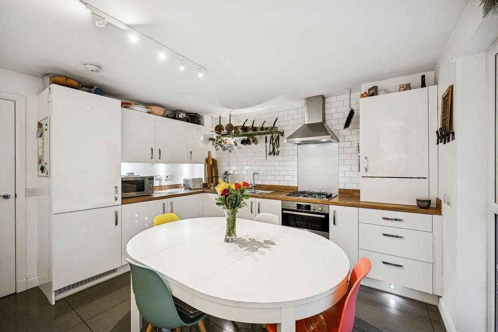 Kitchen/ Dining