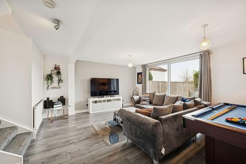 3 bedroom end of terrace house for sale, Hazel Grove, Livingston, EH54