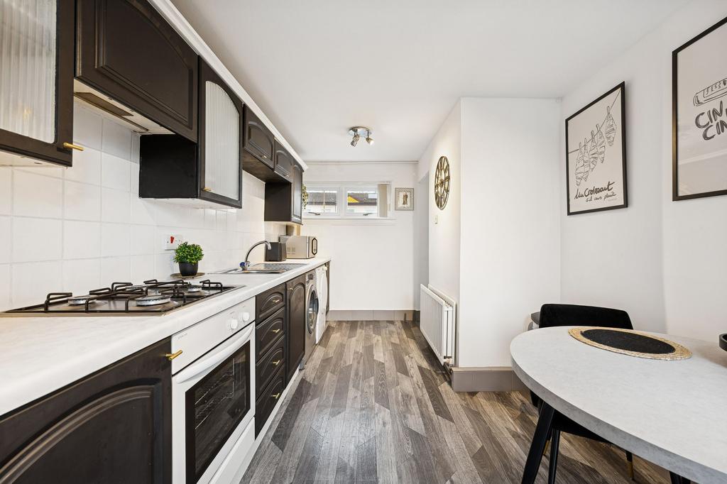 Kitchen / Dining Area