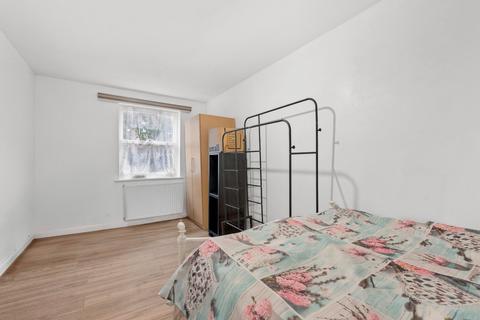 1 bedroom flat to rent, Edmeston Close, London