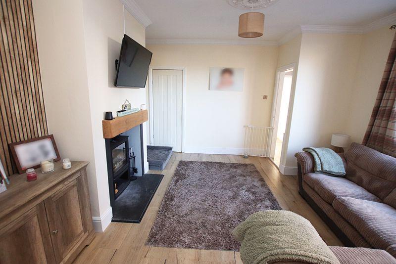 Sitting room photo 2