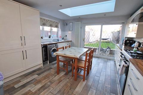 3 bedroom semi-detached house for sale, GRANTHAM AVENUE, SCARTHO