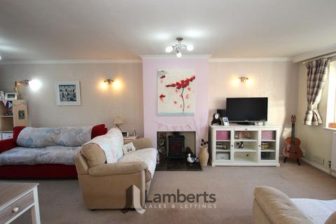 undefined, Wychwood Drive, Hunt End, B97