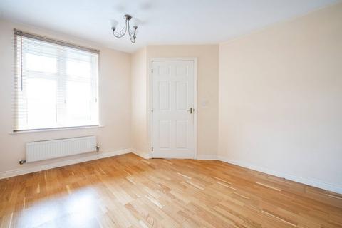 2 bedroom terraced house for sale, Orchard Mews, Knaphill, Woking, GU21