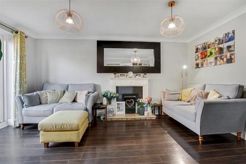 undefined, Victoria Drive, Lyneham