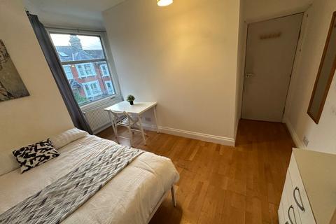 undefined, Long Lane, London N2